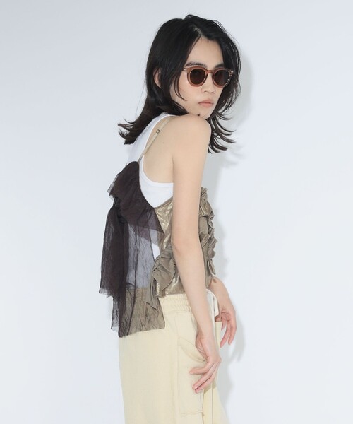 BEAMS BOY(ビームスボーイ)の「maturely / リネンフリル アンド チュール キャミソール(シャツ/ブラウス・レディース・シルバー/ゴールド・ONE SIZE)」の19枚目の写真