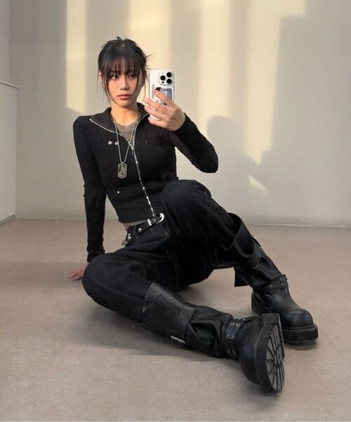 BLACKPURPLE(ブラックパープル)の「コンツアースキンジップアップ_ブラック(その他トップス・レディース・ブラック・1/2)」の11枚目の写真
