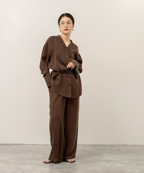 MAQWEL(マクウェル)の「《セットアップ対応》【MAQWEL/マクウェル】ウォッシャブルサテンシャツ(シャツ/ブラウス・レディース・ダークブラウン/ブラック/オフホワイト・FREE)」の5枚目の写真