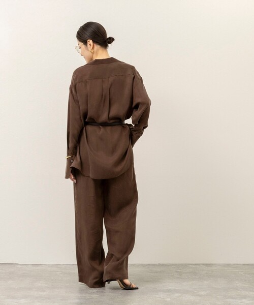 MAQWEL(マクウェル)の「《セットアップ対応》【MAQWEL/マクウェル】ウォッシャブルサテンシャツ(シャツ/ブラウス・レディース・ダークブラウン/ブラック/オフホワイト・FREE)」の7枚目の写真