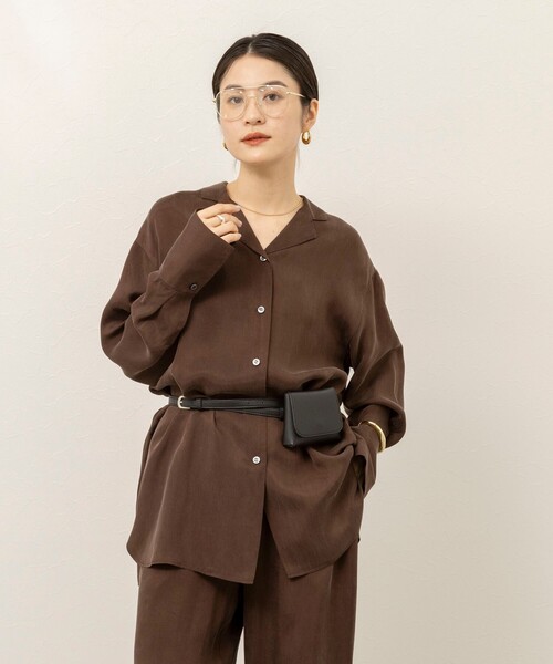 MAQWEL(マクウェル)の「《セットアップ対応》【MAQWEL/マクウェル】ウォッシャブルサテンシャツ(シャツ/ブラウス・レディース・ダークブラウン/ブラック/オフホワイト・FREE)」の10枚目の写真