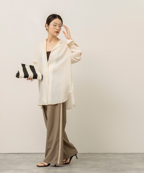 MAQWEL(マクウェル)の「《セットアップ対応》【MAQWEL/マクウェル】ウォッシャブルサテンシャツ(シャツ/ブラウス・レディース・ダークブラウン/ブラック/オフホワイト・FREE)」の15枚目の写真