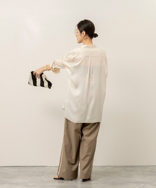 MAQWEL(マクウェル)の「《セットアップ対応》【MAQWEL/マクウェル】ウォッシャブルサテンシャツ(シャツ/ブラウス・レディース・ダークブラウン/ブラック/オフホワイト・FREE)」の16枚目の写真