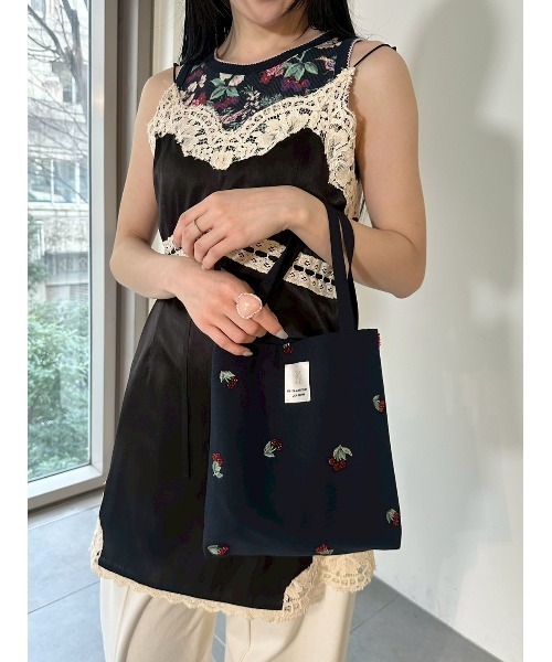 LILY BROWN（リリーブラウン）の「【LILY BROWN×KEITA MARUYAMA】ボタニカルチェリーロゴタンク（タンクトップ・レディース・ネイビー/ホワイト/ブルー・F）」の10枚目の写真