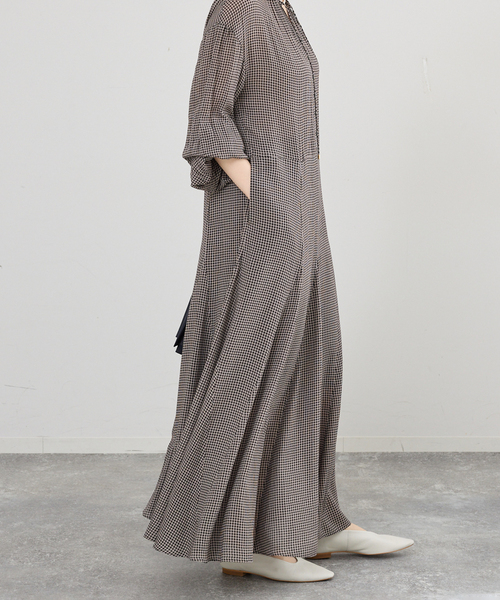 IENA(イエナ)の「チェックスキッパーフレアワンピース(ワンピース・レディース・ブラック系その他・36/38)」の3枚目の写真