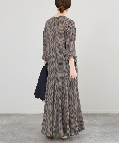 IENA(イエナ)の「チェックスキッパーフレアワンピース(ワンピース・レディース・ブラック系その他・36/38)」の4枚目の写真