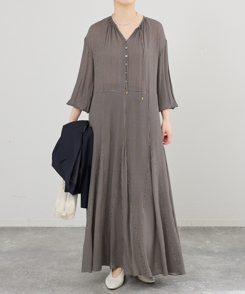 IENA(イエナ)の「チェックスキッパーフレアワンピース(ワンピース・レディース・ブラック系その他・36/38)」の5枚目の写真