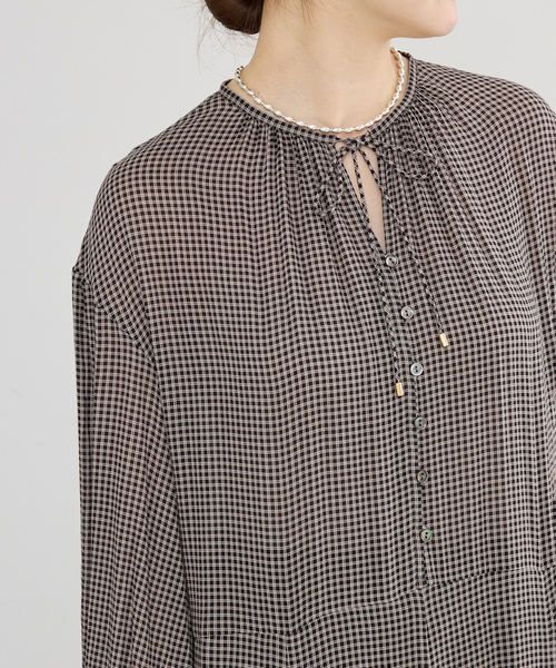 IENA(イエナ)の「チェックスキッパーフレアワンピース(ワンピース・レディース・ブラック系その他・36/38)」の6枚目の写真