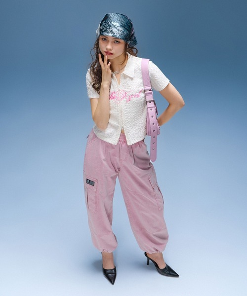 X-girl(エックスガール)の「SCRIPT LOGO SCARF(バンダナ/スカーフ・レディース・ブラック/カモフラージュ・ONE SIZE)」の4枚目の写真