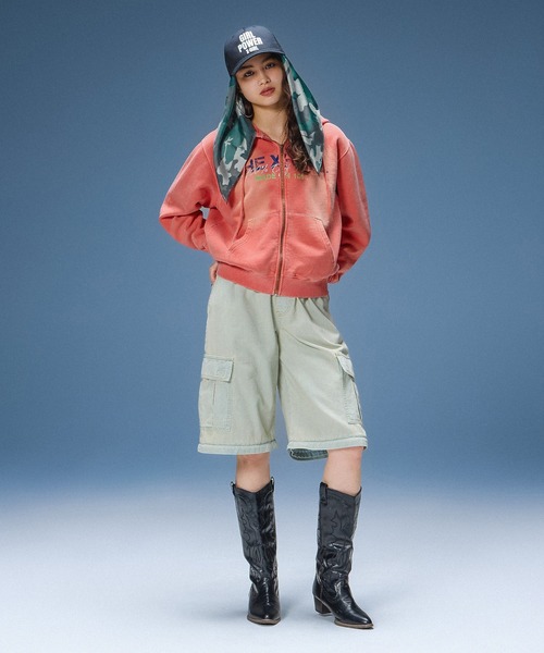 X-girl(エックスガール)の「SCRIPT LOGO SCARF(バンダナ/スカーフ・レディース・ブラック/カモフラージュ・ONE SIZE)」の20枚目の写真