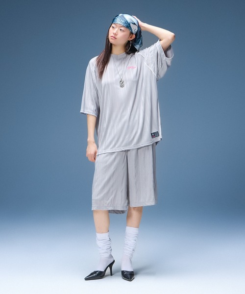 X-girl(エックスガール)の「SCRIPT LOGO SCARF(バンダナ/スカーフ・レディース・ブラック/カモフラージュ・ONE SIZE)」の12枚目の写真