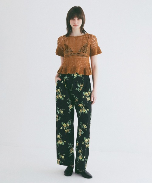 CLANE（クラネ）の「FLOWER TUCK PANTS（スラックス・レディース・ブラック/ベージュ・2/1/0）」の6枚目の写真