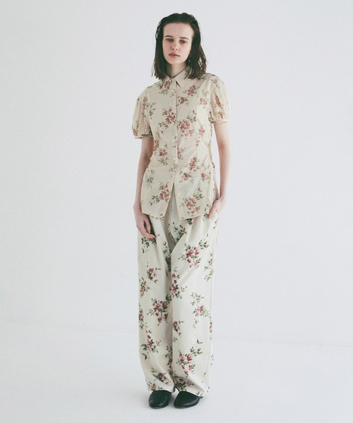 CLANE（クラネ）の「FLOWER TUCK PANTS（スラックス・レディース・ブラック/ベージュ・2/1/0）」の11枚目の写真
