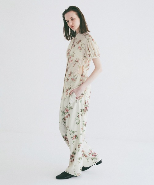 CLANE（クラネ）の「FLOWER TUCK PANTS（スラックス・レディース・ブラック/ベージュ・2/1/0）」の13枚目の写真