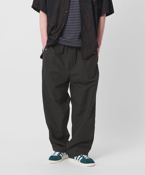 BEAUTY&YOUTH UNITED ARROWS(ビューティーアンドユースユナイテッドアローズ)の「シェード ナイロン オーバーパンツ NO.11(その他パンツ・メンズ・オフホワイト/ブラック・S/XL/M/L)」の2枚目の写真