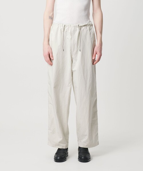 BEAUTY&YOUTH UNITED ARROWS(ビューティーアンドユースユナイテッドアローズ)の「シェード ナイロン オーバーパンツ NO.11(その他パンツ・メンズ・オフホワイト/ブラック・S/XL/M/L)」の19枚目の写真
