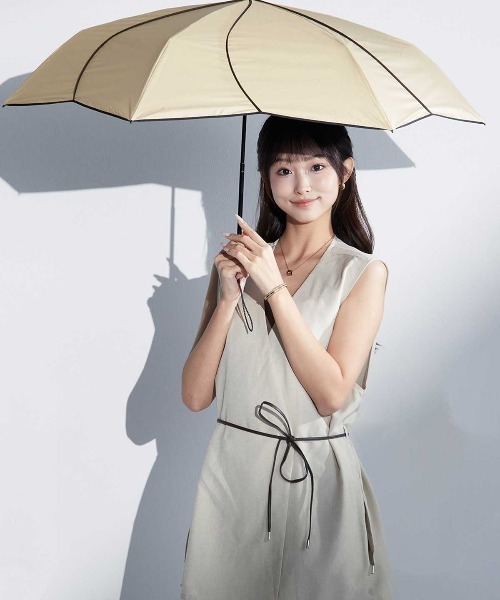 airia ameri 超軽量カーボン日傘 花びら（折りたたみ傘）｜KIZAWA