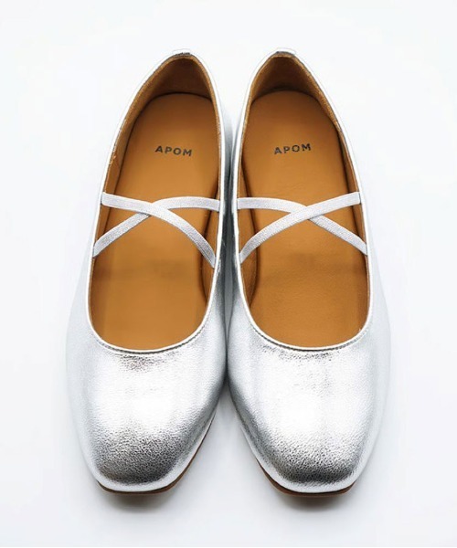 enchanted（エンチャンテッド）の「《APOM》本革クロスストラップバレリーナフラットシューズ（バレエシューズ・レディース・シルバー/ブラック・40/39/38/37/36/35/41）」の9枚目の写真
