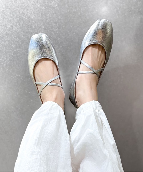 enchanted（エンチャンテッド）の「《APOM》本革クロスストラップバレリーナフラットシューズ（バレエシューズ・レディース・シルバー/ブラック・40/39/38/37/36/35/41）」の13枚目の写真