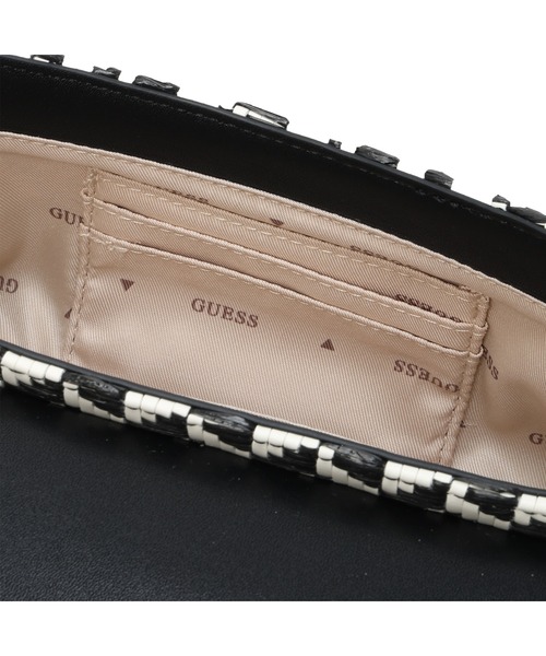 Guess(ゲス)の「TESSI FLAP SHOULDER BAG ショルダーバッグ(ハンドバッグ・レディース・ホワイト×ピンク/ブラック系その他/ホワイト×グリーン/ブラウン・ONE SIZE)」の13枚目の写真