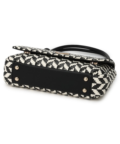 Guess(ゲス)の「TESSI FLAP SHOULDER BAG ショルダーバッグ(ハンドバッグ・レディース・ホワイト×ピンク/ブラック系その他/ホワイト×グリーン/ブラウン・ONE SIZE)」の14枚目の写真
