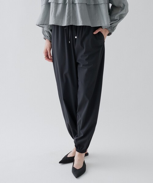 cloenc(クロエンス)の「【東原妙子さん着用】ラッシュガード イージージョガーパンツ/UVカット 接触冷感(その他パンツ・レディース・ブラック/ダークブラウン・02/01)」の22枚目の写真