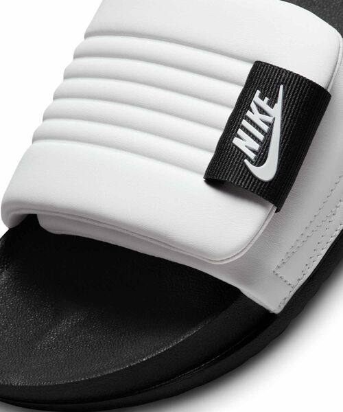 NIKE(ナイキ)の「ナイキ オフコート アジャスト メンズスライド / Nike Offcourt Adjust Men's Slides DQ9624-100 Summit White(サンダル・メンズ・アイボリー・27/28/25/29/30/26/24)」の6枚目の写真