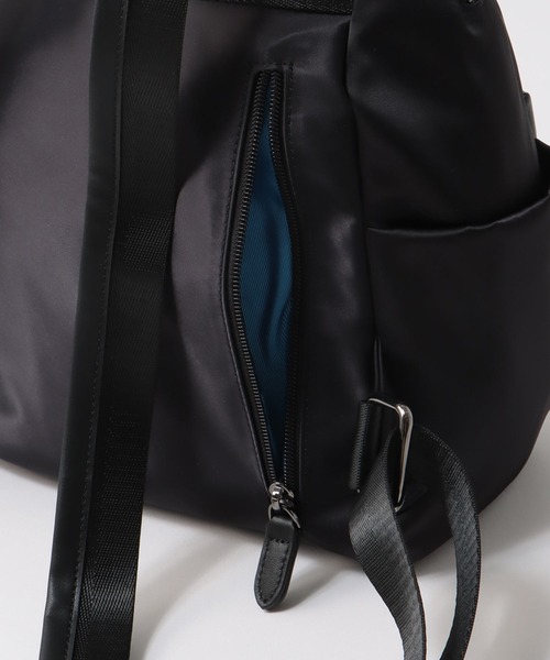 Three Four Time（ｽﾘｰﾌｫｰﾀｲﾑ）の「トリムレザースタッズ持ち手リュック（バックパック/リュック・レディース・ブラック・FREE）」の6枚目の写真