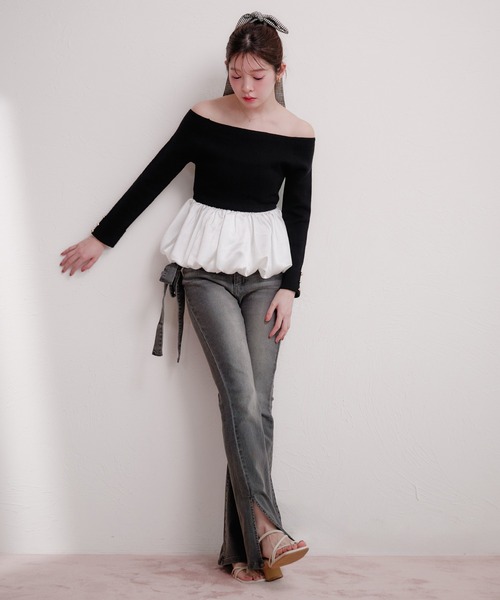 fupel(フぺル)の「off-shoulder satin peplum tops / オフショルサテンペプラムトップス(ニット/セーター・レディース・ブラック/アイボリー・FREE)」の17枚目の写真