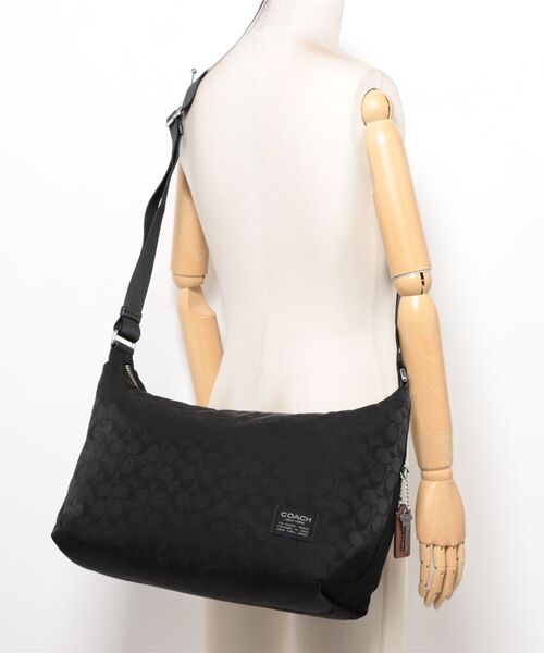 COACH(コーチ)の「レオ クロスボディ・シグネチャー ナイロン(ショルダーバッグ・メンズ・ブラック系その他・ONE)」の7枚目の写真