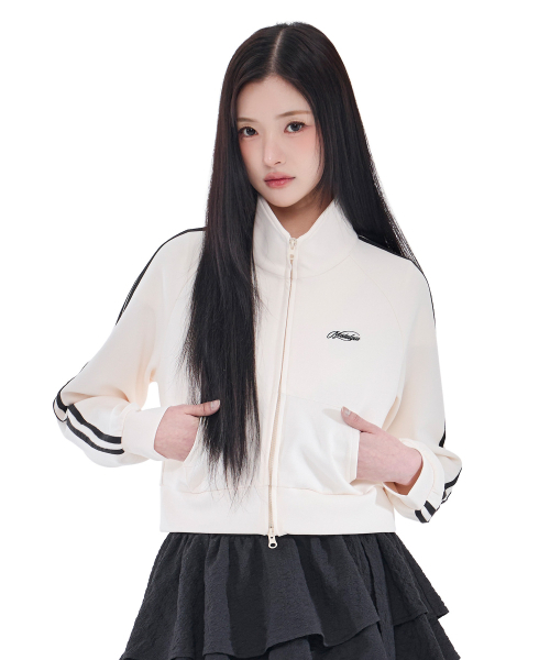 ALKI ALKA(アルキアルカ)の「Nostalgia Track Jacket (Ivory)(ナイロンジャケット・レディース・アイボリー・FREE)」の2枚目の写真