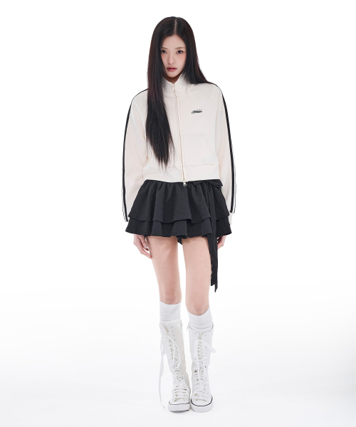ALKI ALKA(アルキアルカ)の「Nostalgia Track Jacket (Ivory)(ナイロンジャケット・レディース・アイボリー・FREE)」の4枚目の写真