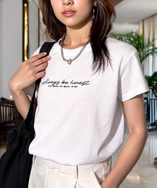 Candlestick(キャンドルスティック)の「レタリング ロゴ刺繍 コンパクトTシャツ(Tシャツ/カットソー・レディース・バーガンディー/ホワイト/ブラック/スミクロ・FREE)」の2枚目の写真