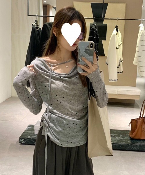 Ritzy(リッツィー)の「ドット柄 ドレープネックカットソー(Tシャツ/カットソー・レディース・グレー/ベージュ・M/L)」の7枚目の写真