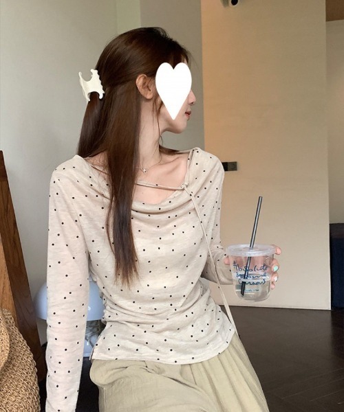 Ritzy(リッツィー)の「ドット柄 ドレープネックカットソー(Tシャツ/カットソー・レディース・グレー/ベージュ・M/L)」の6枚目の写真