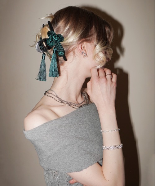 IMARI(イマリ)の「【 IMARI / イマリ 】 チャイナモチーフ タッセル ヘアクリップ(バレッタ/ヘアクリップ・レディース・ブラック/ホワイト/グリーン・FREE)」の6枚目の写真