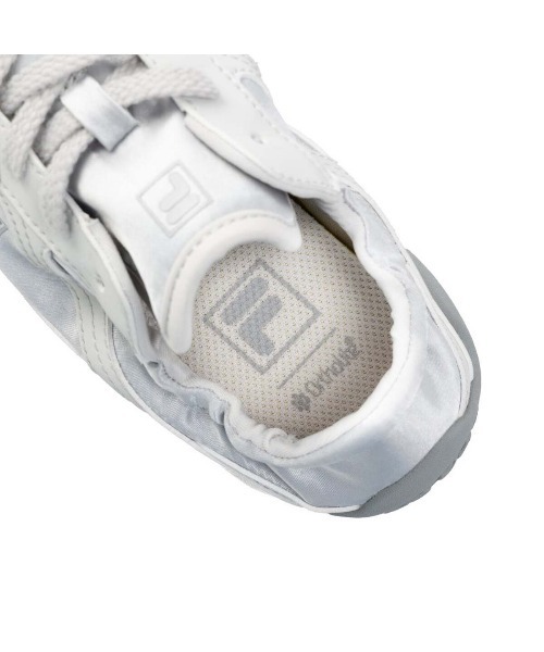 FILA（フィラ）の「FILA FILA GLIO（フィラ フィラ グリオ）（スニーカー・レディース・ベージュ系/ピンク系/シルバー系・23cm/23.5cm/24cm/24.5cm/25cm）」の4枚目の写真
