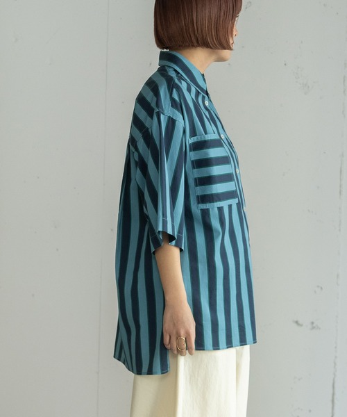 POU DOU DOU(プードゥドゥ)の「オリジナルストライプシャツ(シャツ/ブラウス・レディース・ブルー/ネイビー/イエロー・3)」の11枚目の写真