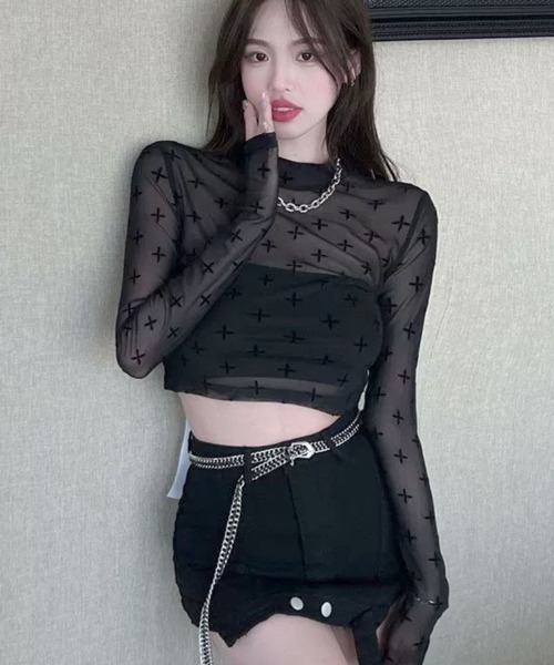 VIBGYOR(ヴィブジョー)の「【EIZZ/アイズ】クロス総柄 シアー クロップド トップス / タイト シースルーロンT(Tシャツ/カットソー・レディース・ブラック・FREE)」の2枚目の写真