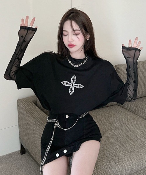 VIBGYOR(ヴィブジョー)の「【EIZZ/アイズ】クロス総柄 シアー クロップド トップス / タイト シースルーロンT(Tシャツ/カットソー・レディース・ブラック・FREE)」の6枚目の写真