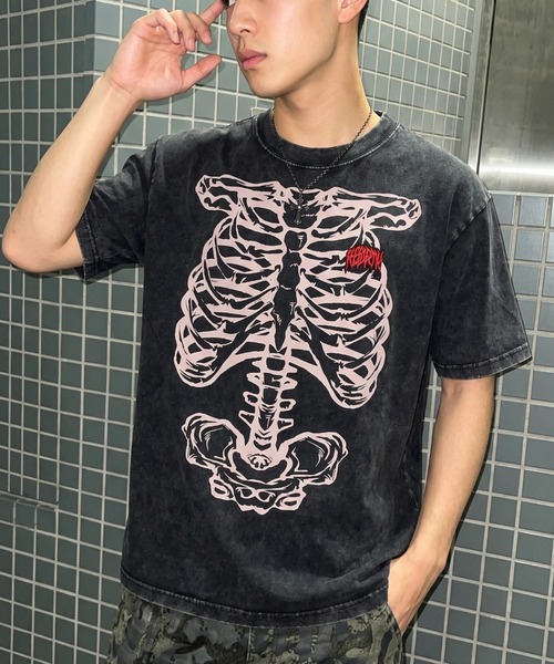 FREE DEE(フリー ディー)の「A'GEM/9 × .kom 『FREEDEE/フリーディー』スケルトングラフィック Tシャツ(Tシャツ/カットソー・メンズ・チャコールグレー/ブラック/カーキ・L/M)」の17枚目の写真