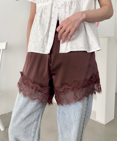 SOLLON.(ソルロン)の「サテンレースショートパンツ(その他パンツ・レディース・グレイッシュベージュ/ブラウン/ブラック・FREE)」の20枚目の写真