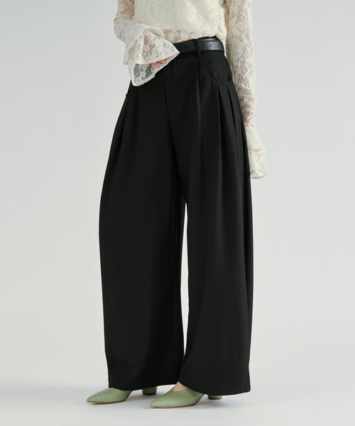 Ezick（エジック）の「Tuck balloon pants belt set / タックバルーンパンツ【ベルト付】（スラックス・レディース・チャコール/ブラック・FREE）」の2枚目の写真