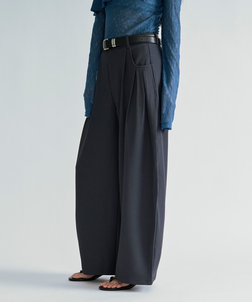 Ezick（エジック）の「Tuck balloon pants belt set / タックバルーンパンツ【ベルト付】（スラックス・レディース・チャコール/ブラック・FREE）」の17枚目の写真