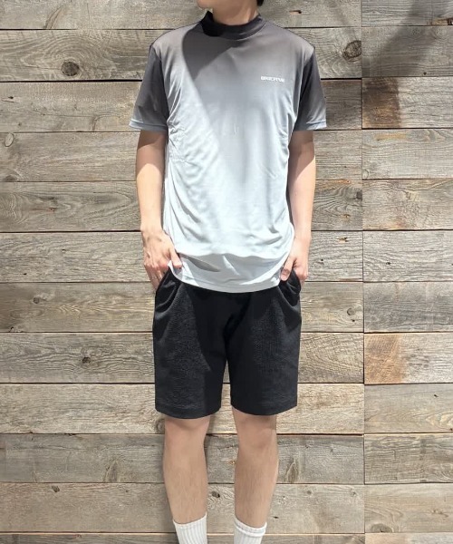 BRIEFING(ブリーフィング)の「【BRIEFING GOLF/ブリーフィングゴルフ】MEN’S GRADATION HIGHNECK(Tシャツ/カットソー・メンズ・ブラック/ブラウン/グリーン・L/M)」の1枚目の写真
