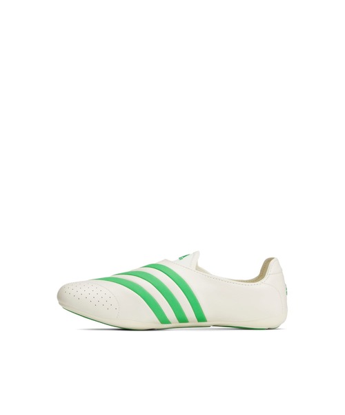 adidas(アディダス)の「PW YOGA VARIO(スニーカー・メンズ・ホワイト×ブラック/ホワイト×グリーン・26.5cm/27cm/28cm/29cm/26cm/30cm/28.5cm/27.5cm)」の1枚目の写真
