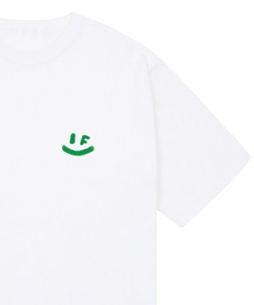 GRAVER（グレーバー）の「[ユニセックス]スプレースモールドローイングスマイル半袖Tシャツ_ホワイト/グリーンロゴ（Tシャツ/カットソー・レディース・ホワイト・SMALL/MEDIUM/LARGE）」の4枚目の写真