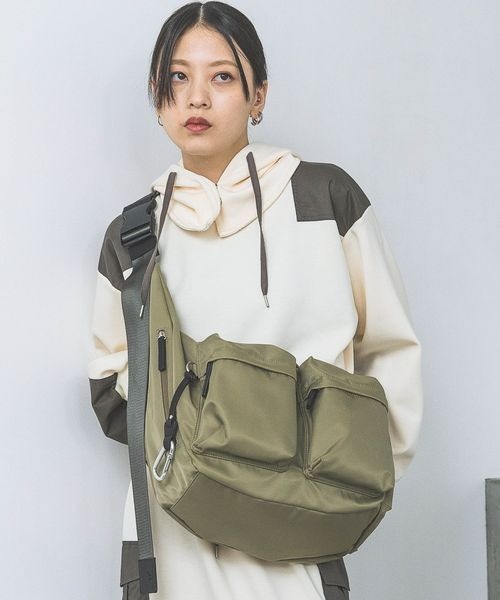 ジーナシスショルダーバッグ ブランド古着】ショルダーバッグ（ショルダーバッグ）｜JEANASIS