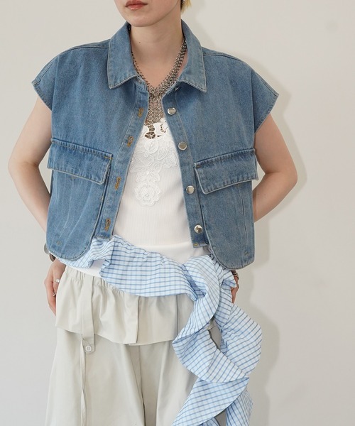 chuclla(チュクラ)の「クロップドデニムベスト chw26s310(ベスト・レディース・ブルー/ホワイト・FREE)」の11枚目の写真