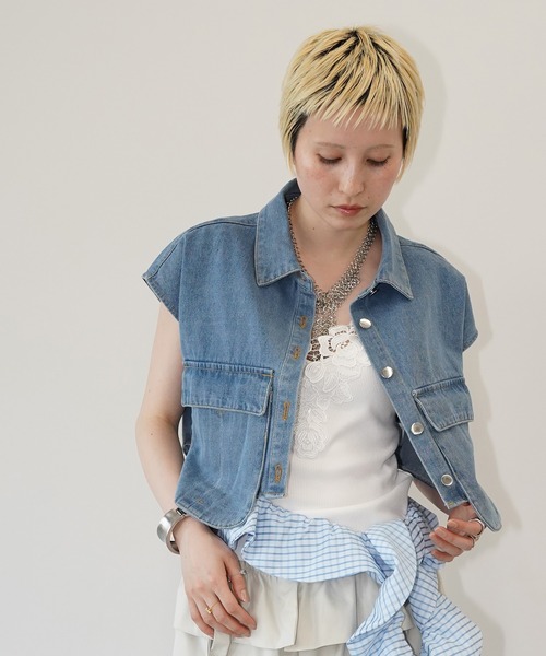 chuclla(チュクラ)の「クロップドデニムベスト chw26s310(ベスト・レディース・ブルー/ホワイト・FREE)」の12枚目の写真